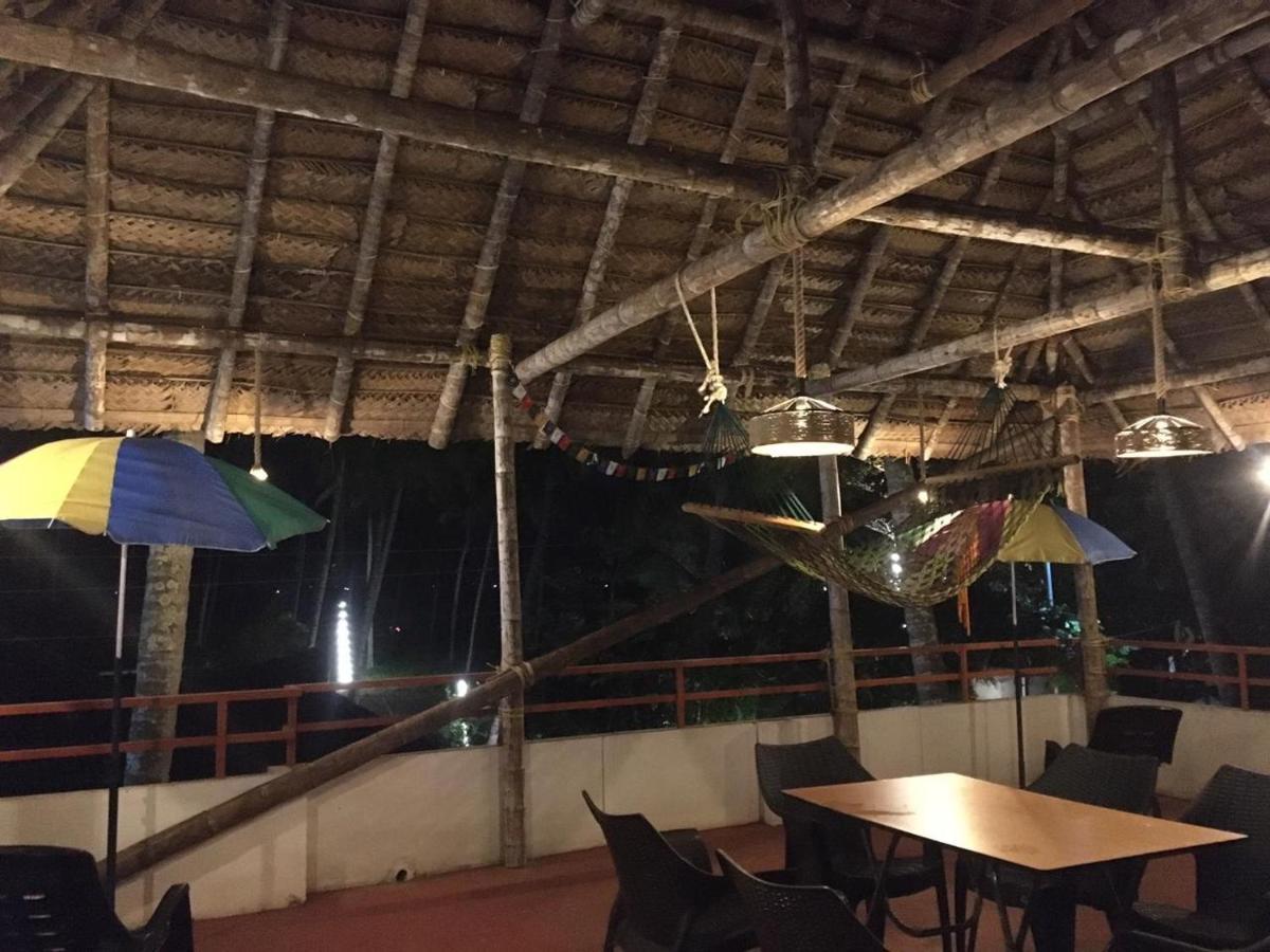 ורקלה Madhav Mansion Beach Resort מראה חיצוני תמונה